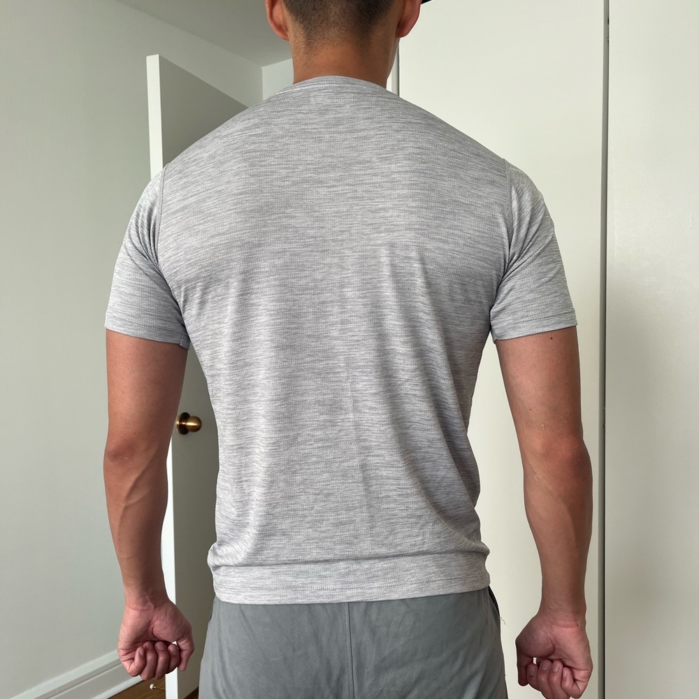 Men’s Columbia T shirt Size Small - Picture 2 of 3